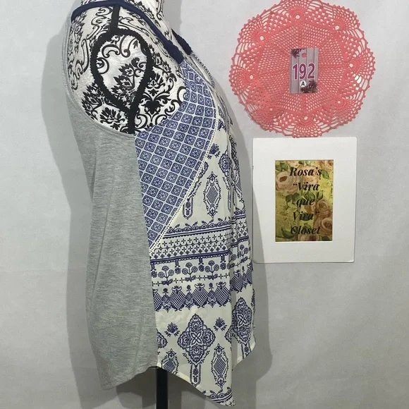 Xhilaration Tank Top Cream and Blue Print and Grey Back Small - Picture 3 of 9